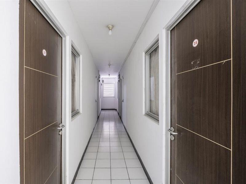 OYO 1568 Stasiun Ka Cirebon Guest House Exterior foto