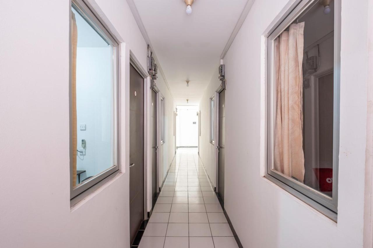 OYO 1568 Stasiun Ka Cirebon Guest House Exterior foto